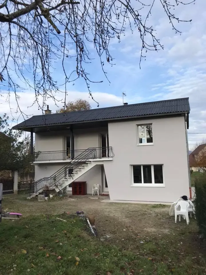 Projection enduit à Rives